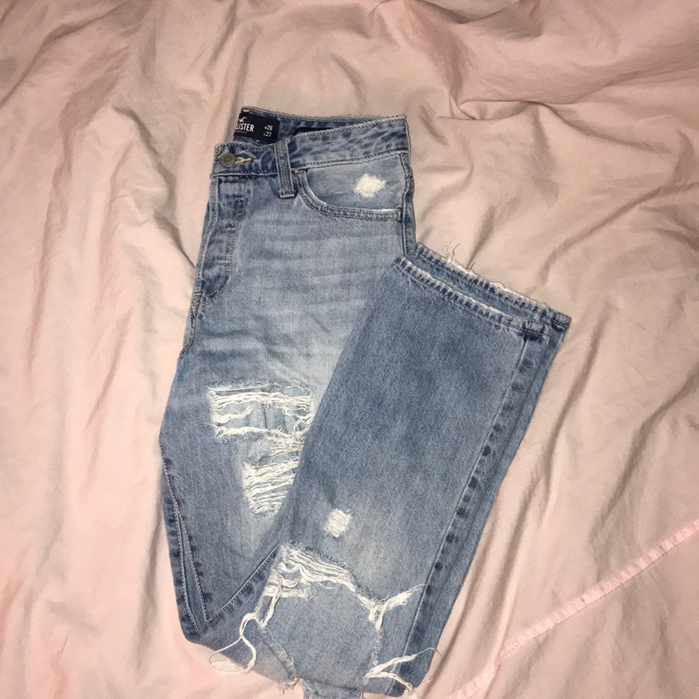 Distressed high waisted vintage Hollister jeans